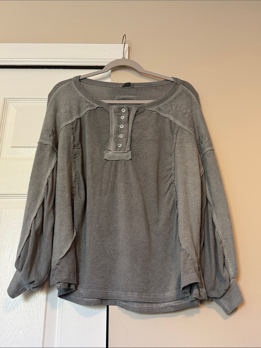 POL Washed Gray Star-Detail Henley Pullover